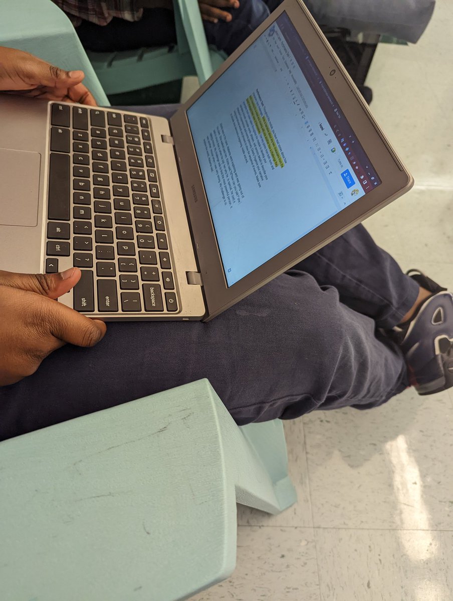 emily_david42's tweet photo. Working on narratives today in #grade4! These students have some very creative ideas! @Gerald_Fitzhugh @ops_district @PAES231 #OrangeStrong #GreatnessInProgress https://t.co/XFt2HbIGo3