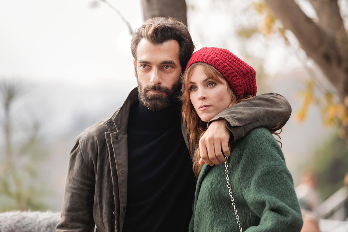 guncelmagazines's tweet photo. İlker Kaleli’nin Maggie Civantos ile başrollerini paylaştığı İspanyol kanalı için çekilen ‘Türk Tutkusu’'nun çekimleri Kilyos'ta başladı https://t.co/fMXzs0aYlE