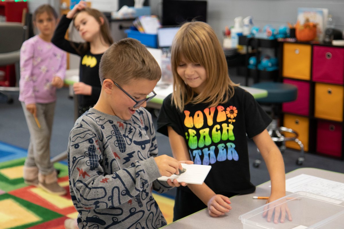 Third graders at <a href="/crossingcougars/">Hilliard Crossing</a> facilitated a rock lab where they conducted a series of tests on rocks to recognize their properties and conducted scientific research.