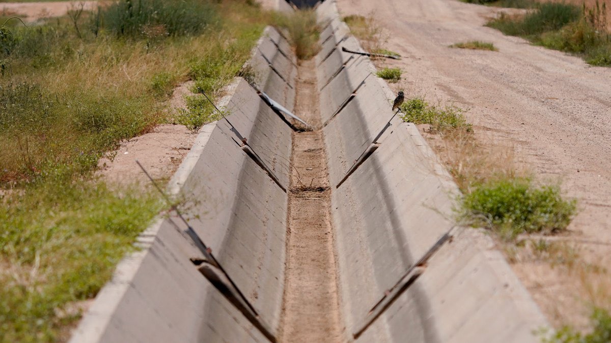 TalkPlusWater's tweet image. Hear @ASU Prof. Michael Hanemann and @H2OWonk discuss the impediments to creating new #watermarkets to combat #water shortages in the west. #ColoradoRiver #drought on.soundcloud.com/8RyMzfxHgS1qMo…