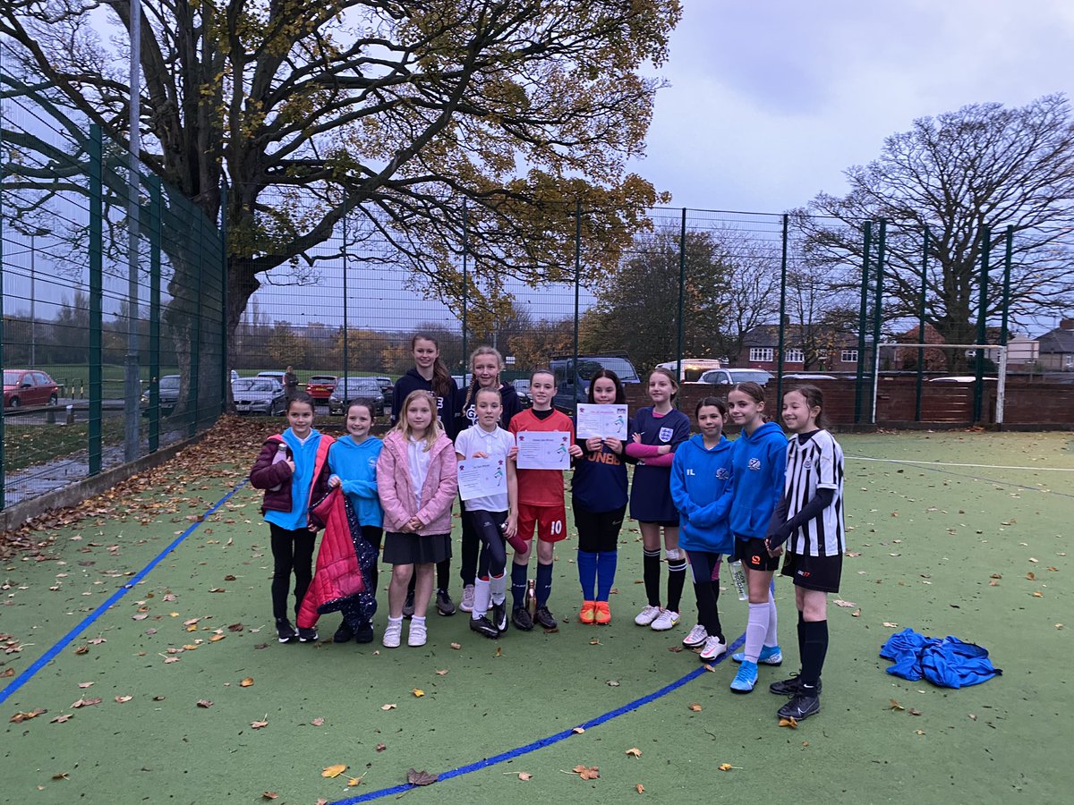 Park View School PE tweet media