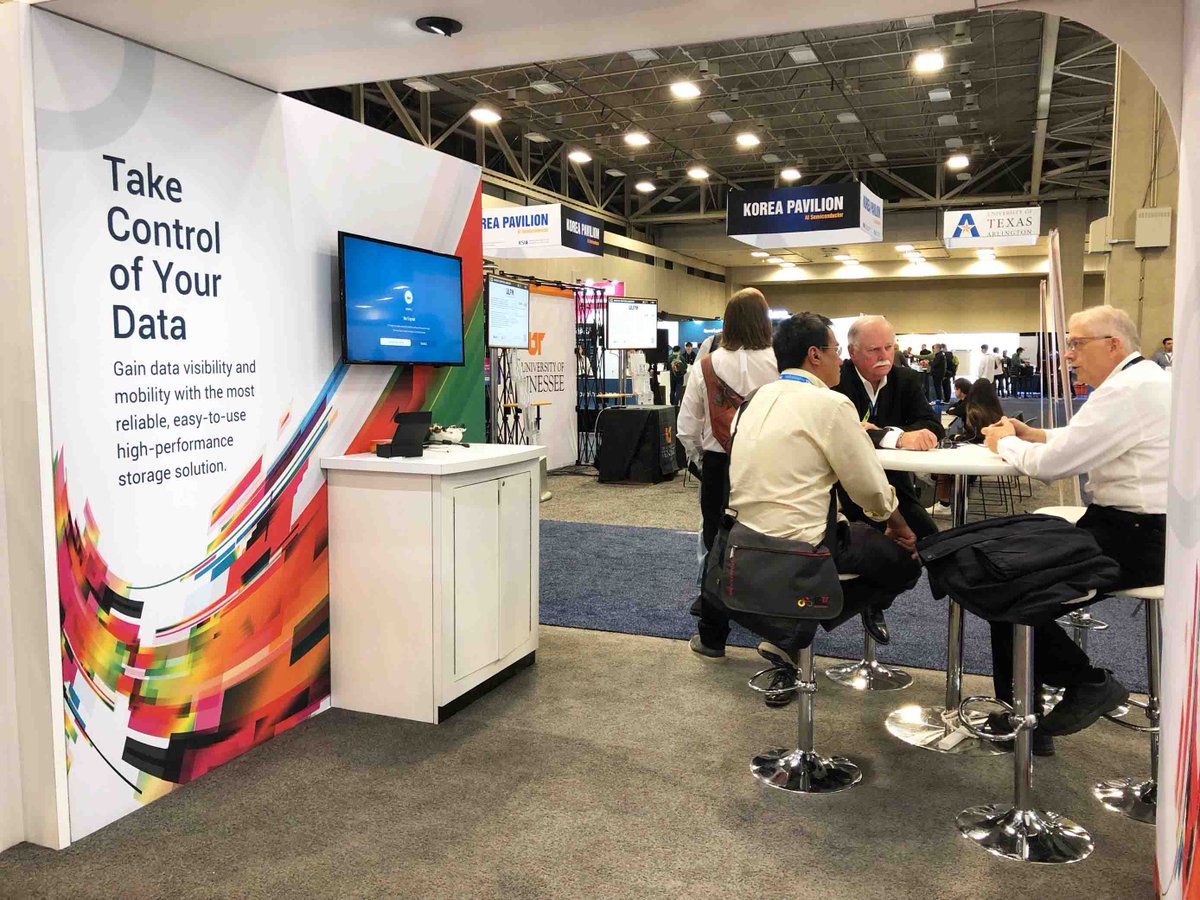 VDURAinc's tweet image. We're thrilled to be at #SC22! One of our sessions from this morning had a great turn out. 

#Panasas