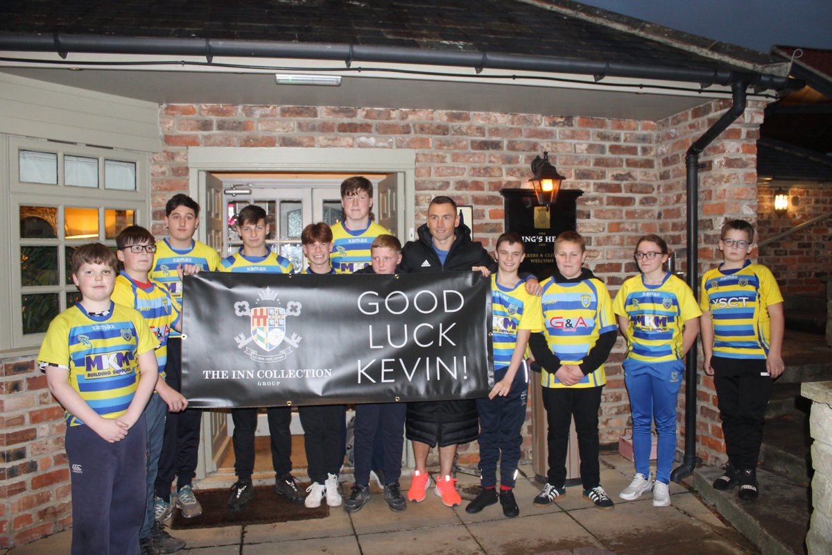 Old work and new work combined today! Thanks to <a href="/WolvesYarm/">Yarm Wolves</a> on behalf of <a href="/Inn_Collection/">The Inn Collection Group</a> for joining us in welcoming Kevin Sinfield and the #Ultra7in7 team to The King’s Head Inn this afternoon!