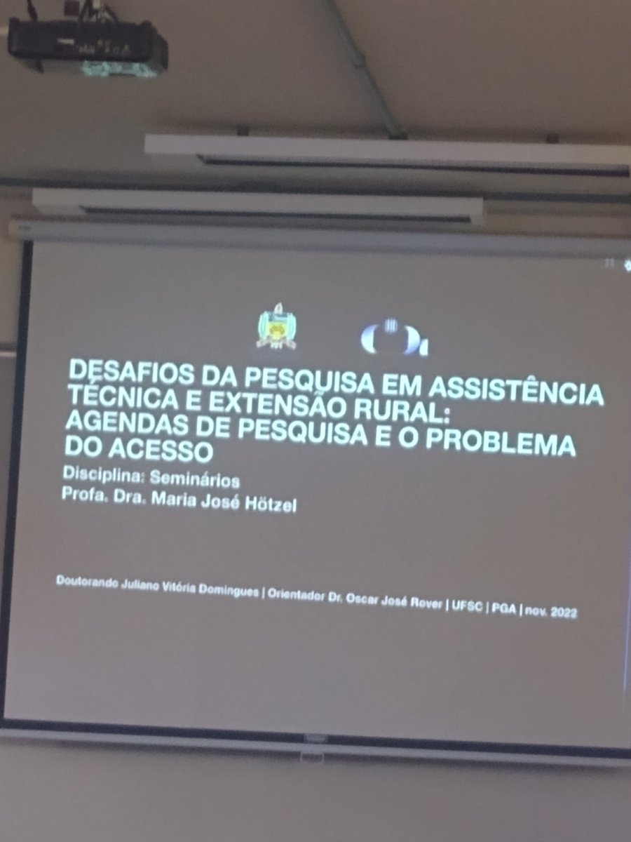 noamaran's tweet photo. Participando da palestra do Doutorando Domingues J.V na UFSC. Foi pautada em extensão rural e seus desafios na pesquisa em gestão, governança, suas transformações disruptivas na agricultura 4.0 e sua disseminação não heterogênea de suporte dentro do território brasileiro! https://t.co/eOYjvOFV4o