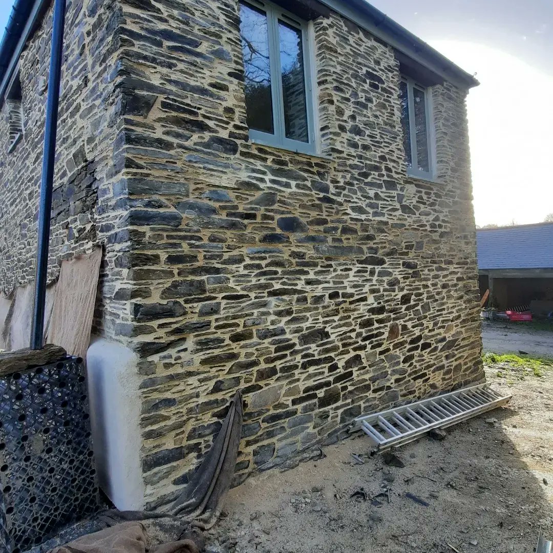 Ltlpcornwall's tweet photo. Another section done on this epic side if the barn.

Now taking bookings for 2023

Site work ✔ 
Private work ✔ 
10m public liability ✔ 
Blue cscs card ✔ 
Listed buildings ✔ 

Wiling to cover whole of the Cornwall area 

https://t.co/4f4COjKKtN https://t.co/RZS2tzZfEt