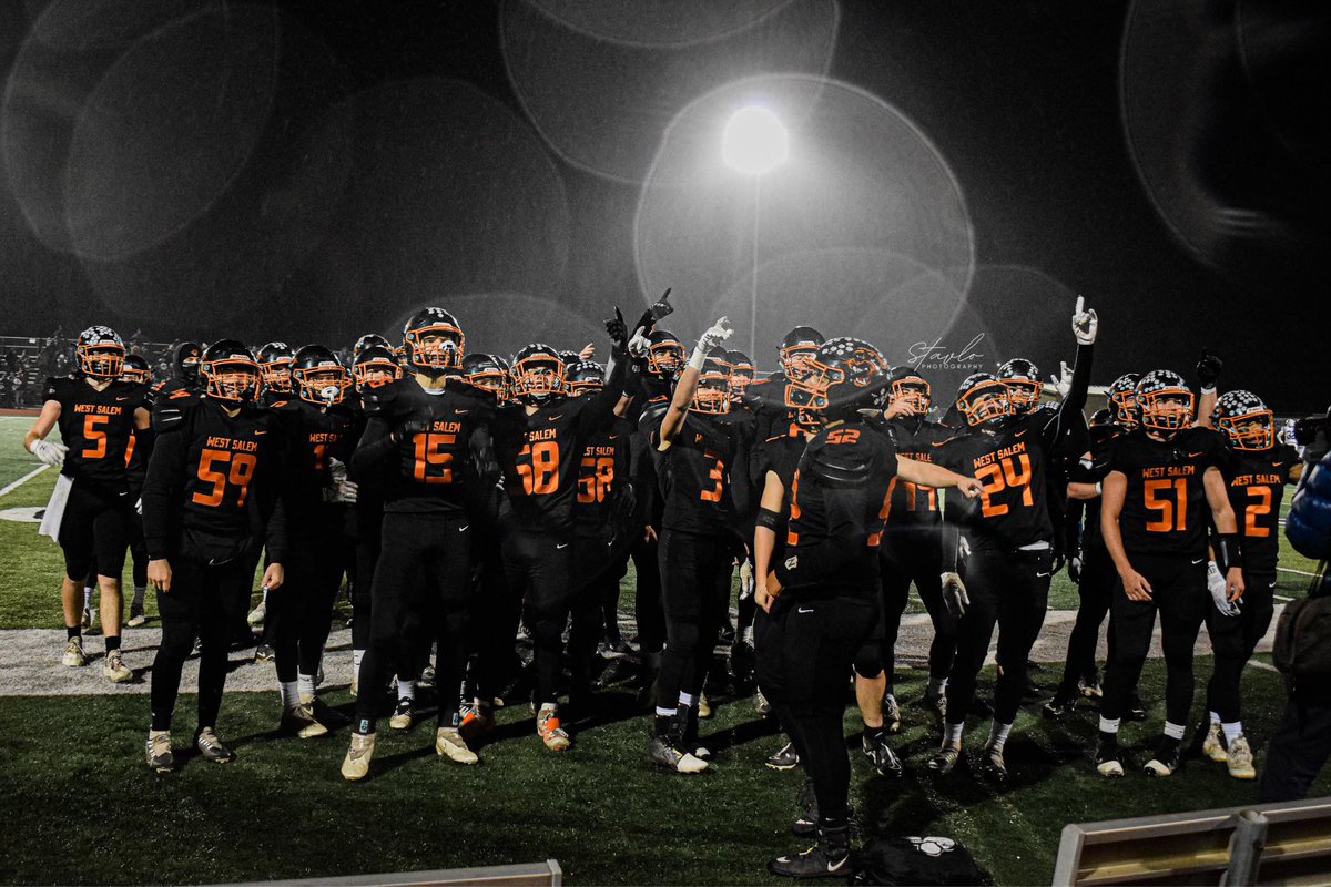 LassenAgency's tweet image. #TeamLassen was able to score (4) tickets to the Varsity Club Suite at Camp Randall for Friday’s D3 Championship game between Monroe &amp;amp; West Salem! Tag a friend you’d like to take with you for a chance to win! Winner will be announced at 5pm Thursday. GO PANTHERS! #MoveThoseChains