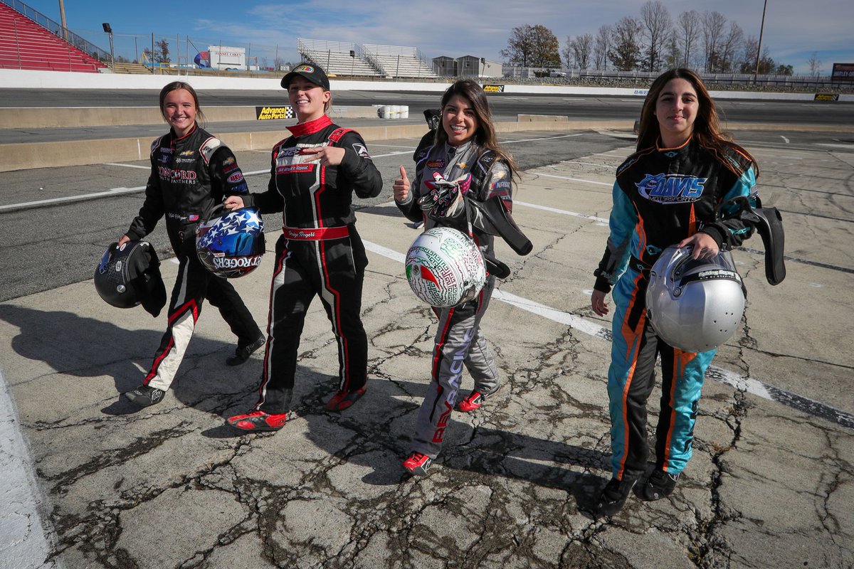 .#GirlPower at the <a href="/AdvanceAuto/">Advance Auto Parts</a> Drive for Diversity Combine <a href="/SoBoSpeedway57/">South Boston Speedway</a> 
<a href="/katiehettracing/">Katie Hettinger</a> | <a href="/reginasirvent/">Regina Sirvent</a> | Paige Rogers | @Quinnthefin12