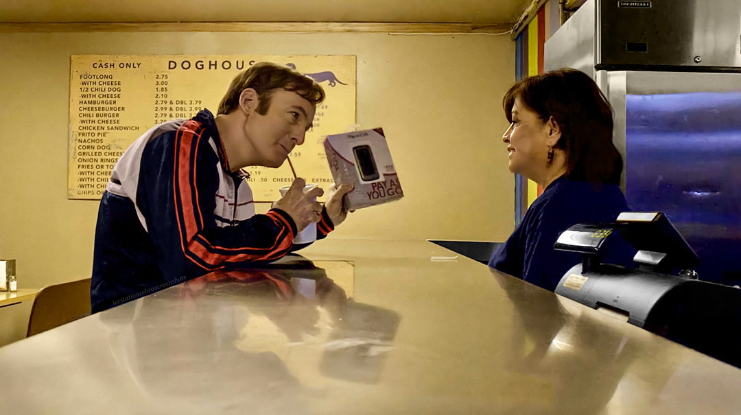 DividingByZer0s's tweet photo. S4E5. Jimmy sells drop phones at the Dog House hotdog place.
#BetterCallSaul #BCS #BetterCallSaulAMC #JimmyMcGill #SaulGoodman #BobOdenkirk #QuiteARide @bettercallsaul https://t.co/FKP5X4ipWh