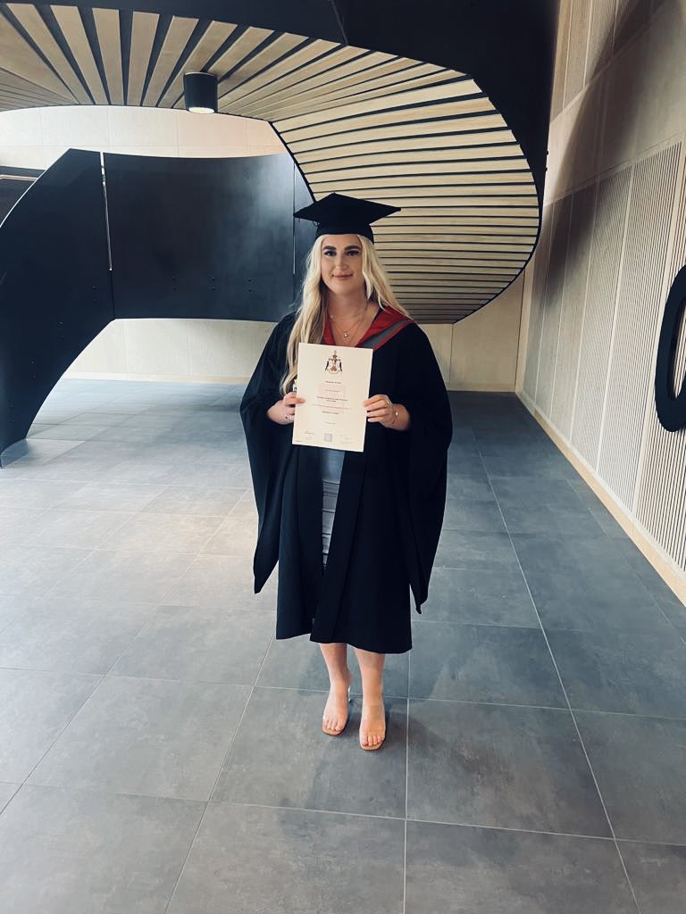 KellyCrombie31's tweet photo. First class honours degree for a first class super woman !! @MakenzieArnold you are going to be a first class Midwife and I’m super proud of you and all you do ♥️ https://t.co/VEyZtktZdx