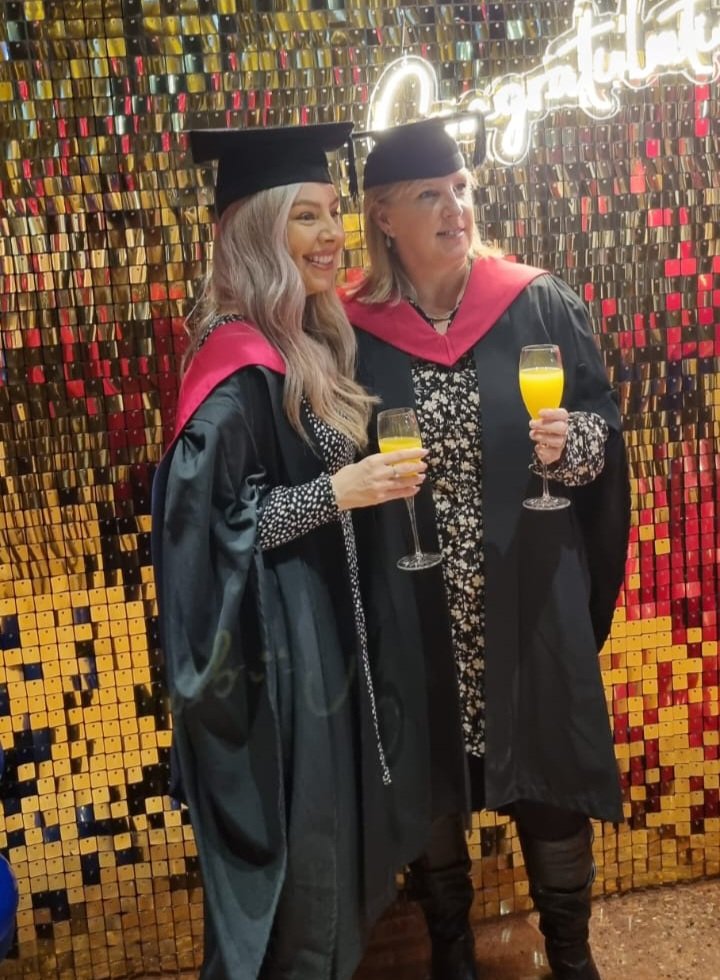 liloldme143's tweet photo. Graduation Day - Slighly later than planned 🥰 @MHLD_SBUHB Fabulous day with some amazing women @JenKriescher @dawngri13157748 @karaknowles15 🎓 https://t.co/TYmDkuaYQz