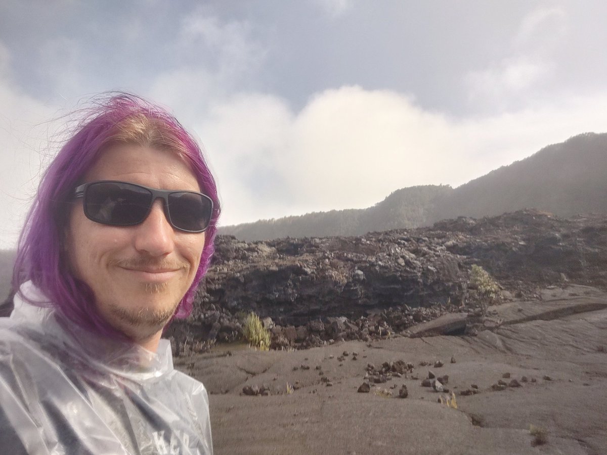 rayne_britt's tweet photo. Been gone less than a day and missing #Hawaii already

#ferngrotto #valcanoes #NationalPark #nationalparks #kokoheadcratertrail #napalicoast #bigisland #oahu #selfie #hike #hiking #outdoors #getoutside #getoutdoors #scenery #mountains #nofilters https://t.co/uGkWsmWY83