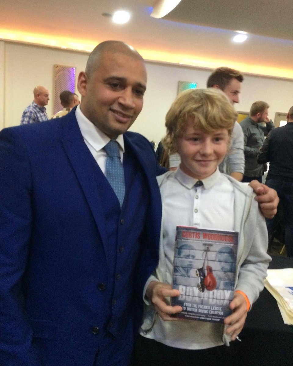 curtiswoodhous8's tweet photo. 6 years ago @OllyGreen5 came over to Sheffield to my book launch, 6 years later he was my first signing for @MarskeUnitedFC and has a really bright future ahead of him at @HullCity. Two Driffield lads daring to be great, go get em Olly ⚽️ https://t.co/0Gy52TDgw9
