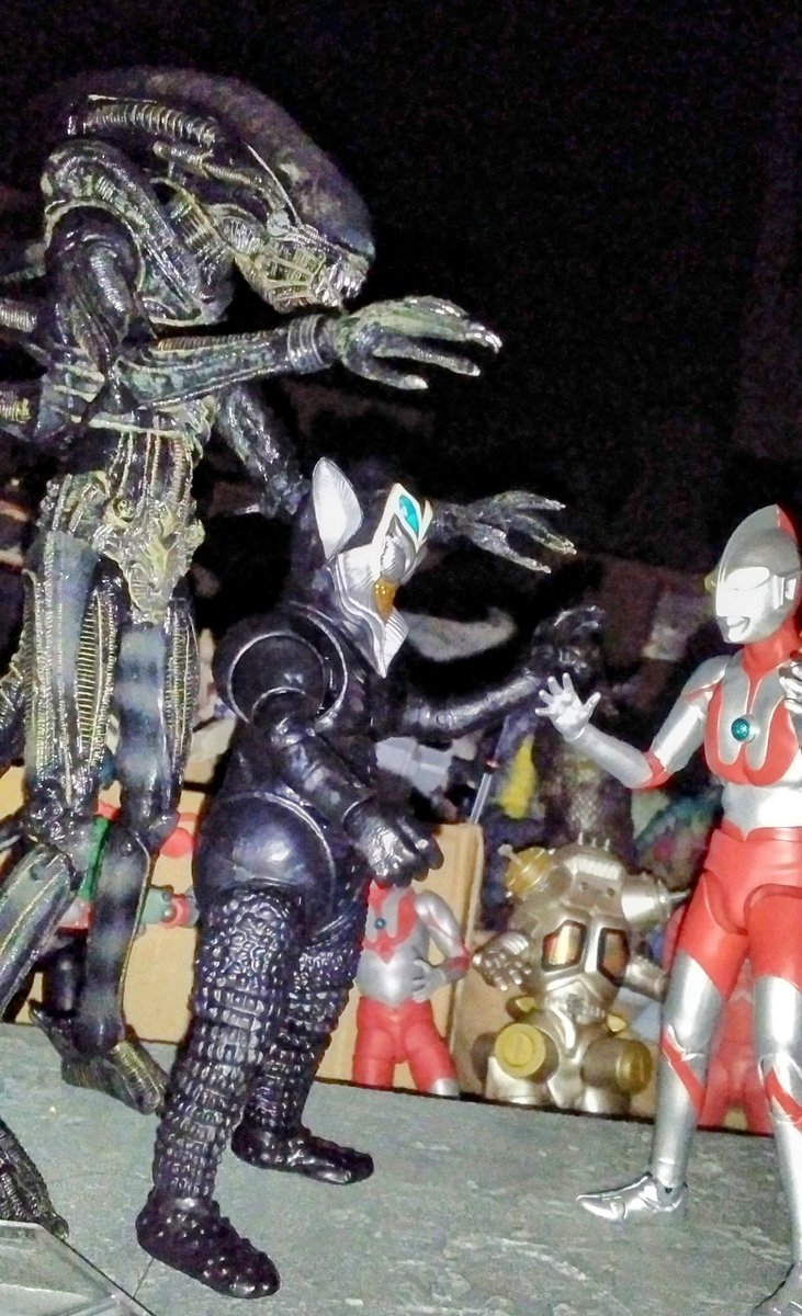 koujinagano7's tweet photo. やあ、ウルトラマン久しぶり!おまえまさかエイリアンを操っていたのか?!メフィラス星人の
バカ野郎~😭😭もう許さない!誤解だよ~!今さっき友達になったんだ💝 #figarts https://t.co/buMFbt0UO5