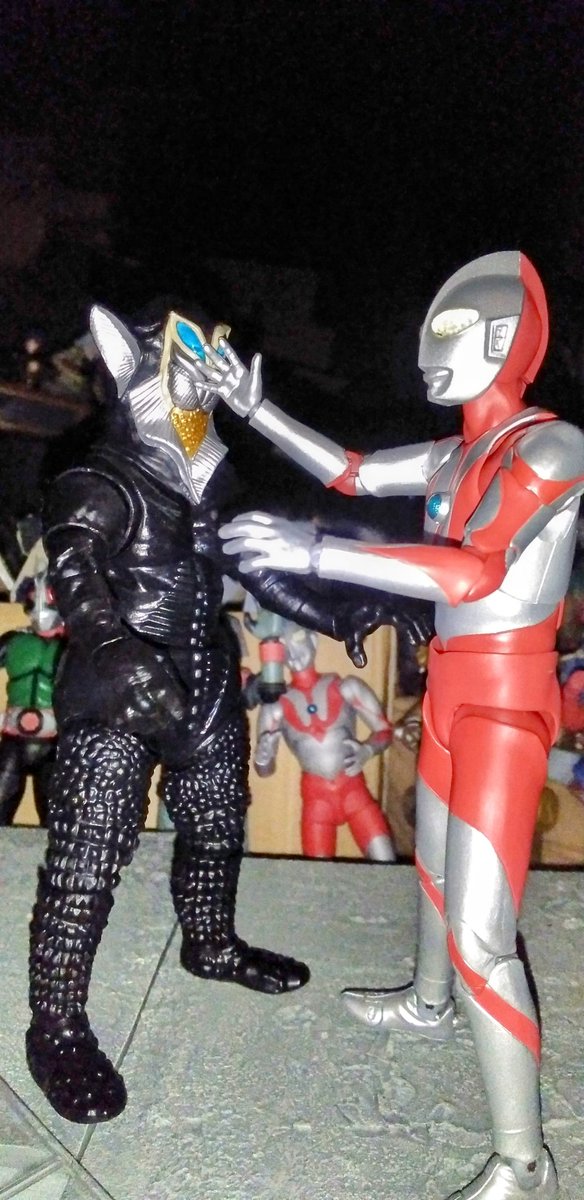 koujinagano7's tweet photo. やあ、ウルトラマン久しぶり!おまえまさかエイリアンを操っていたのか?!メフィラス星人の
バカ野郎~😭😭もう許さない!誤解だよ~!今さっき友達になったんだ💝 #figarts https://t.co/buMFbt0UO5