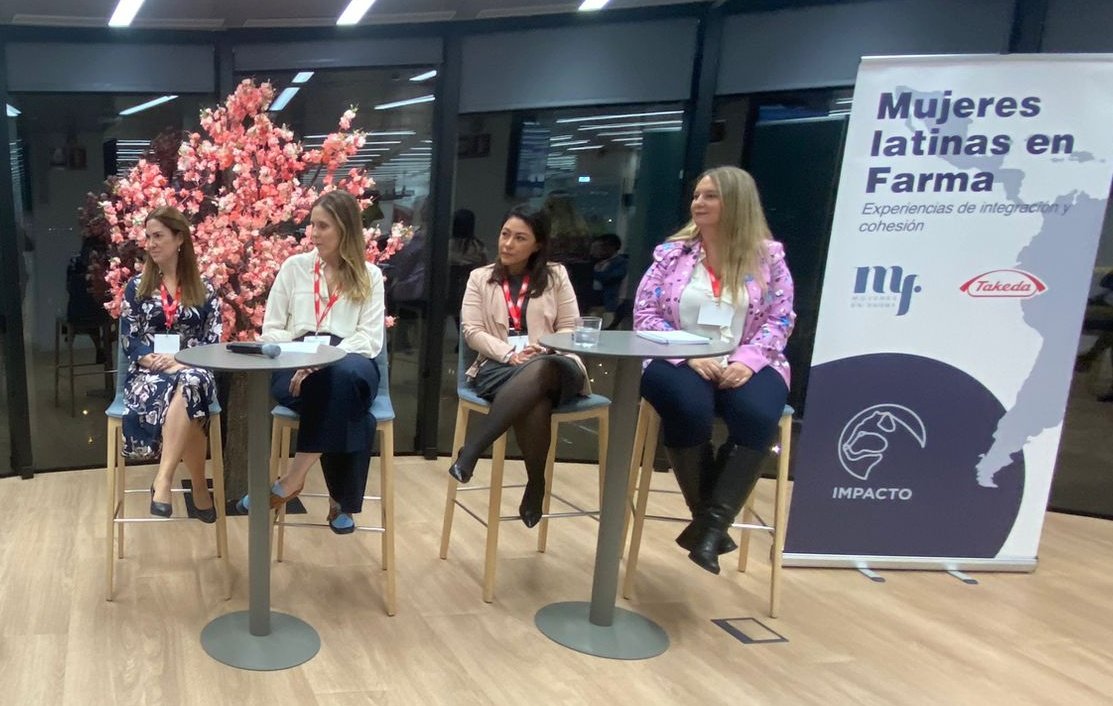 Takeda_ES's tweet photo. Concluye el encuentro #MujeresLatinasEnFarma, organizado por @mujeresenfarma y Takeda. Gracias a todas las personas que lo han hecho posible y a las ponentes por compartir su experiencia, poner en valor la #diversidad y visibilizar a las mujeres latinas en el sector farmacéutico. https://t.co/e7oO722l8v