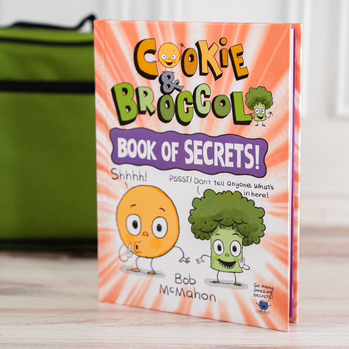 penguinkids's tweet photo. 🍪🥦 Best buddies Cookie and Broccoli discover the joy of sharing secrets with friends in this sweet and funny early graphic novel. Don't miss COOKIE &amp; BROCCOLI: BOOK OF SECRETS! by @Bobtoons, on shelves now!

➡️ https://t.co/h35cRyn8mi https://t.co/NZa6xXfqbH