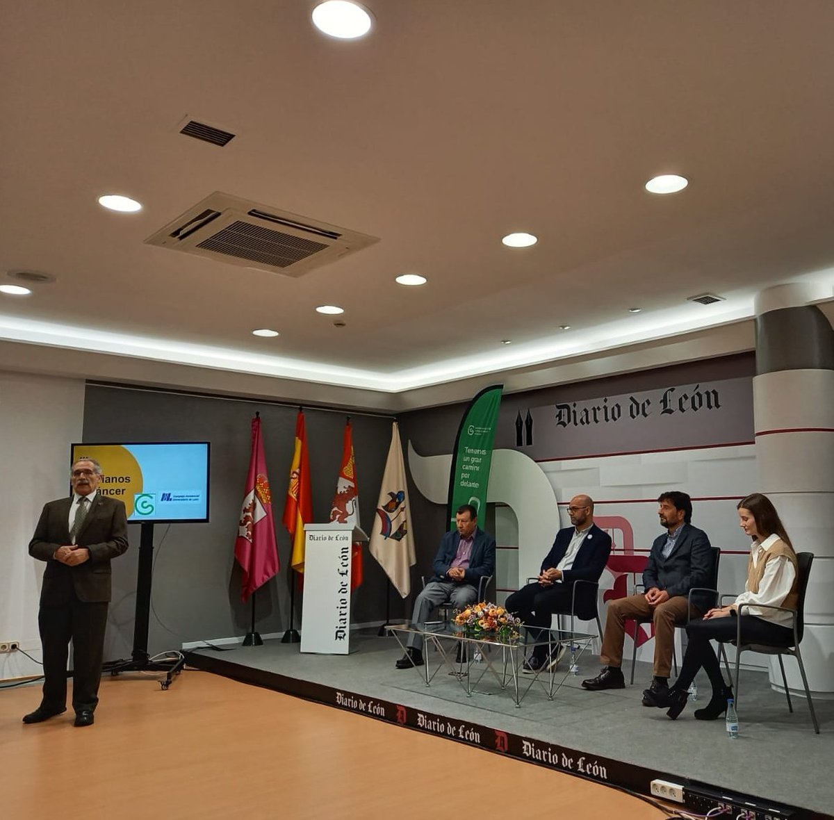 Asociación Española Contra el Cáncer LEÓN (@contracancerle) on Twitter photo 𝗩𝗜I 𝗝𝗢𝗥𝗡𝗔𝗗𝗔𝗦 𝗗𝗘 𝗟𝗔 𝗖𝗜𝗘𝗡𝗖𝗜𝗔 𝗘 𝗜𝗡𝗩𝗘𝗦𝗧𝗜𝗚𝗔𝗖𝗜𝗢́𝗡 con
🔸 𝗙𝗿𝗮𝗻𝗰𝗶𝘀𝗰𝗼 𝗝𝗼𝗿𝗾𝘂𝗲𝗿𝗮 ▶ Jefe de digestivo del CAULE
🔸 𝗙𝗲𝗿𝗻𝗮𝗻𝗱𝗼 𝗘𝘀𝗰𝗮𝗹𝗮𝗻𝘁𝗲 ▶(<a href="/DrFEscalanteB/">Fernando Escalante</a> ) Responsable de la unidad de investigación del CAULE 𝗩𝗜I 𝗝𝗢𝗥𝗡𝗔𝗗𝗔𝗦 𝗗𝗘 𝗟𝗔 𝗖𝗜𝗘𝗡𝗖𝗜𝗔 𝗘 𝗜𝗡𝗩𝗘𝗦𝗧𝗜𝗚𝗔𝗖𝗜𝗢́𝗡 con
🔸 𝗙𝗿𝗮𝗻𝗰𝗶𝘀𝗰𝗼 𝗝𝗼𝗿𝗾𝘂𝗲𝗿𝗮 ▶ Jefe de digestivo del CAULE
🔸 𝗙𝗲𝗿𝗻𝗮𝗻𝗱𝗼 𝗘𝘀𝗰𝗮𝗹𝗮𝗻𝘁𝗲 ▶(<a href="/DrFEscalanteB/">Fernando Escalante</a> ) Responsable de la unidad de investigación del CAULE