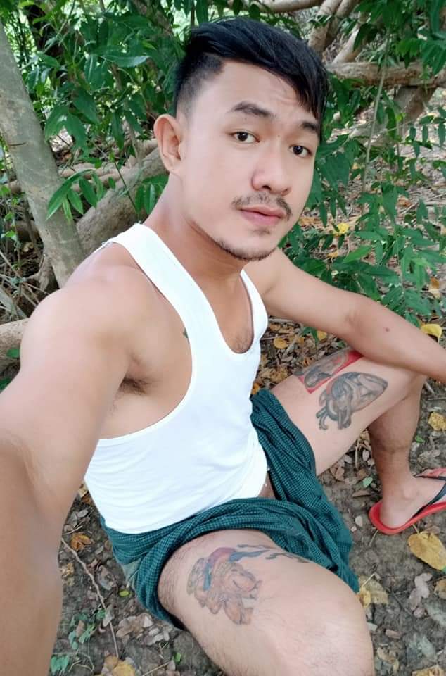 ThanHtikeOomkn's tweet photo. Akarit HD ကြည့်ချင်ရင် retweet ထားကြ https://t.co/0S6UC7XdDL