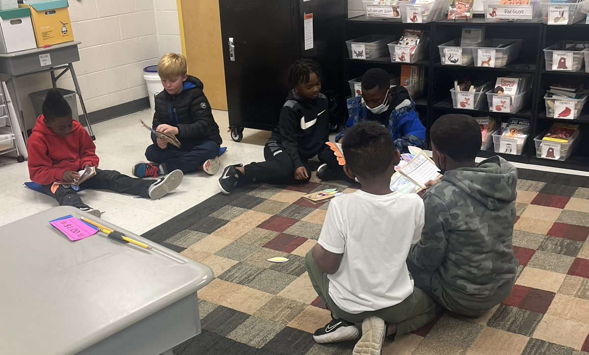 SmithJama's tweet photo. We published and shared our Thankful books today. #MightyMustangs @DCS_Overpark https://t.co/8BTbfFmAhO