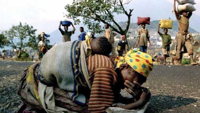 En peuple pacifique et hospitalier, le congolais n’a aucun intérêt à s’attaquer à la communauté internationale, au contraire, il reconnaît son appartenance à cette communauté et lui demande juste recevabilité et justice. Ça fait mal de voir ces images. Je n’ai pas eu sommeil 😡😭