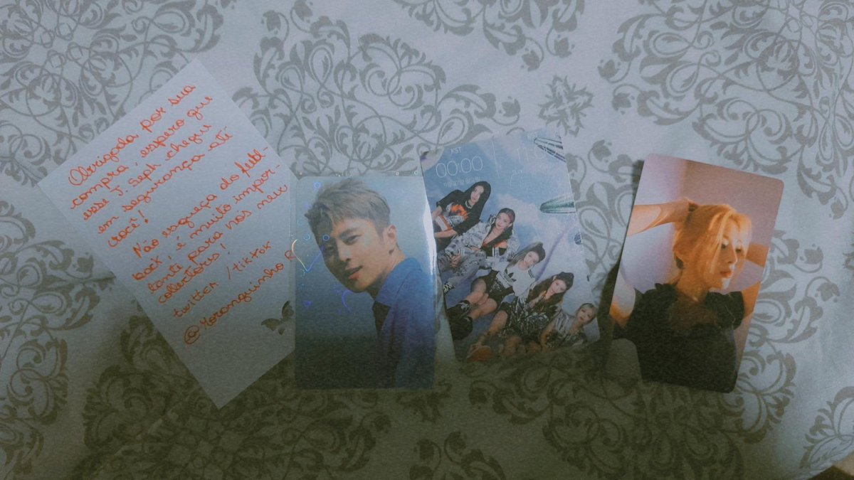 sephvrscollect's tweet photo. Feedback positivoo para @MoranguinhoRCL que me vendeu esse jseph que eu achei que nunca teria 😭 Chegou tudo direitinho em com esses mimos lindos! Obrigada 😁💓 https://t.co/OAPtw2bP0x