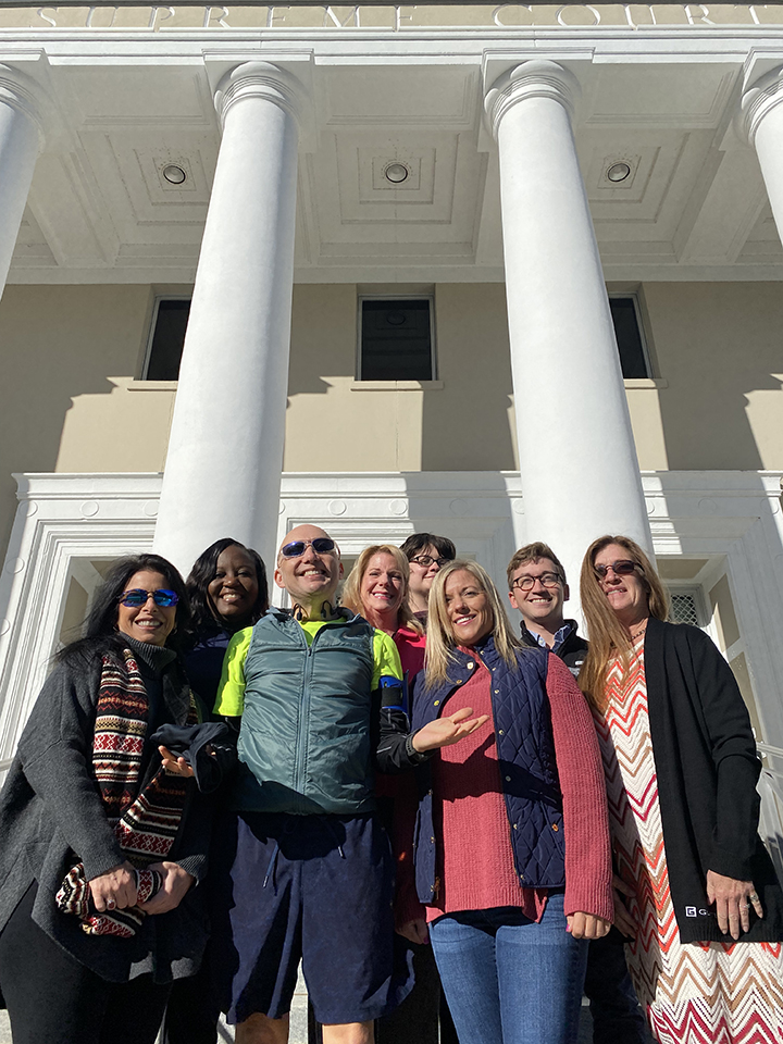 TheFlaBar's tweet photo. #FreedToRun - a legal aid fundraiser for @JaxLegalAid - is off and running!
Florida lawyer Mike Freed (@freedtorun) is running SIX marathons in SIX days to reach a goal of $2.25 million -- and he's 3 runs down, with 3 left to go!
Read his story here: https://t.co/CbWfxPQWpk https://t.co/x3uxazNj0K