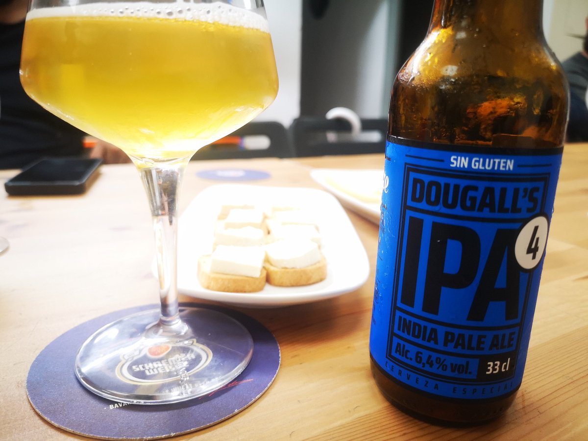 viajerosalblog's tweet photo. 🤪🍻🧀🔝 Ayer tocaba visita a los cracks de @LaBIRRAtorium #LaBirratorium, con una espectacular cata de #cerveza #beer @CervezaDougalls #CervezaDougalls con Andrew, y #quesos cántabros #craftbeer #spanishcraftbeer #IPA #APA #Amber #InperialStout #Pilsen. https://t.co/nMRzdEgHzb