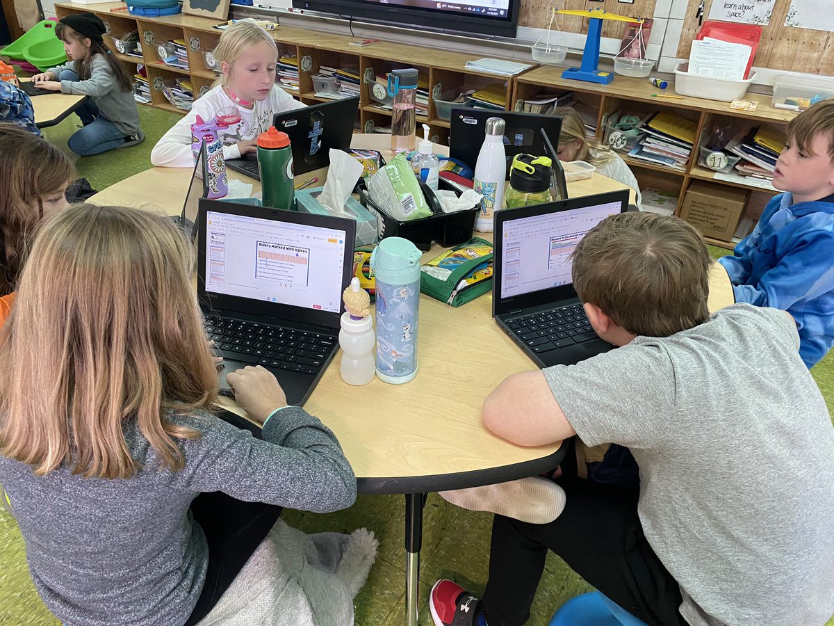 3rd graders have been learning about measurement and used an interactive google slide activity today to practice the skills we have been learning! <a href="/theILEsteam/">ilesteam</a> <a href="/theTSIN/">Tennessee STEM Innovation Network</a> #SumnerAchieves