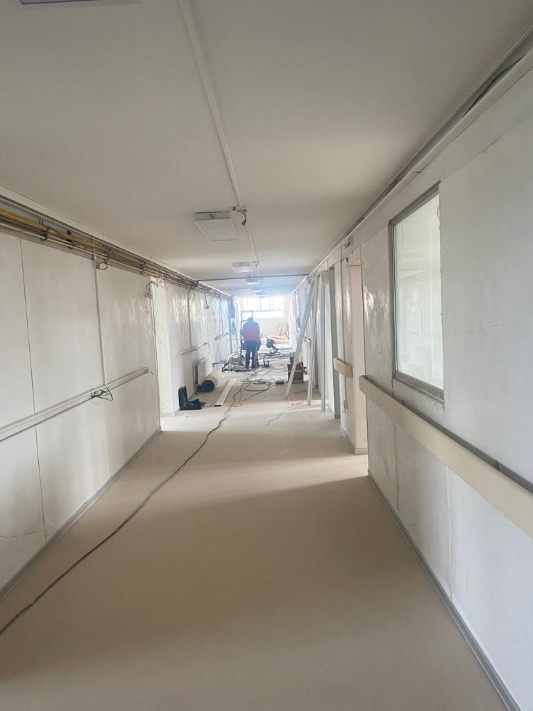Avances en remodelación que implementará el modelo de atención #geriátricaintegral, ya faltan pocos días, seguimos trabajando para mejorar continuamente nuestra atención, esperando un #nuevohospitalparavaldivia🏥. 
➡️comentaremos y registramos los cambios que están sucediendo.😏