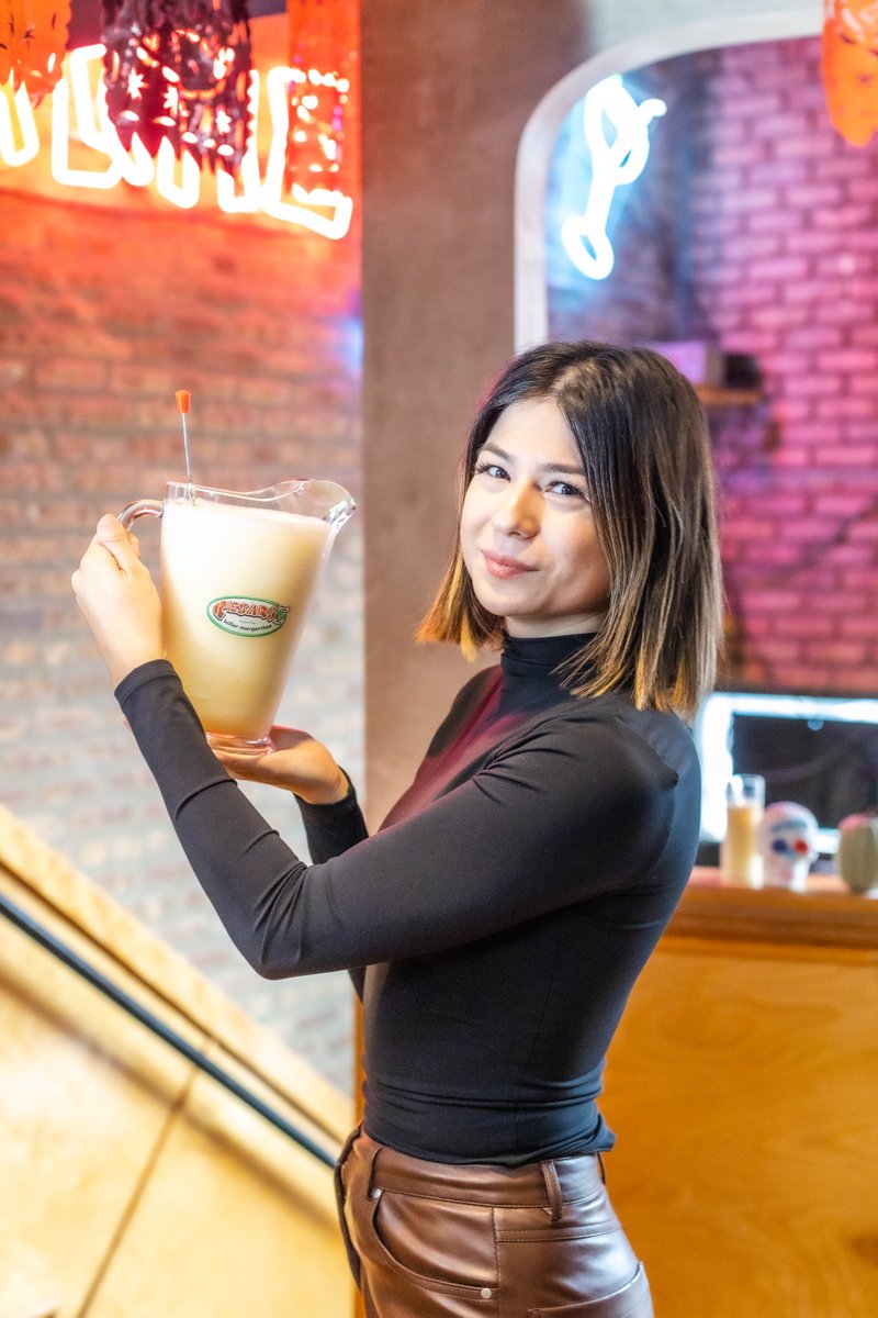 CesarsChicago's tweet photo. If you want to get the FIESTA started, are you going for the margarita pitcher or the tequila shots?
OR Option 3, pour the shot into the pitcher and get the best of all worlds π π
#alwaysthinkingoutsidethebox #testtubeshots #tequilashots #margaritapitcher #fiestatime https://t.co/zr6a8UpLSO