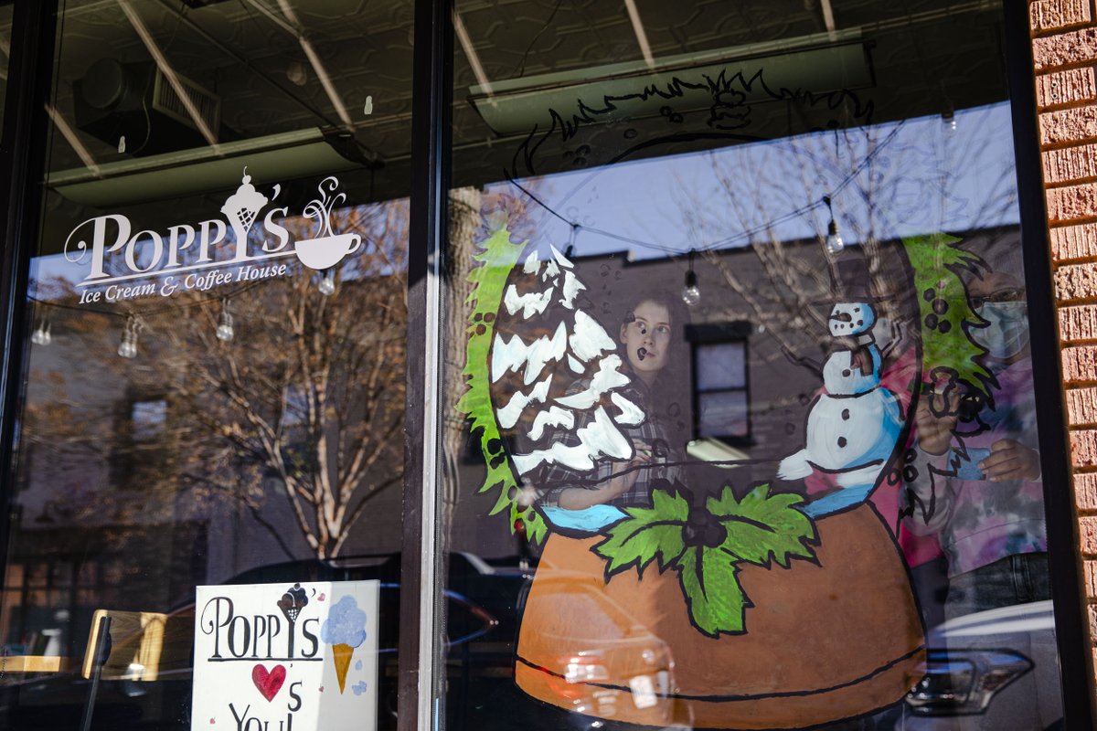 Art by LSR7 students is on display now in downtown Lee's Summit. Students from ETMS and LSN finished their client-connected projects today to help promote shopping local this holiday season! #R7Proud 

Read More: lsr7.org/community/news…