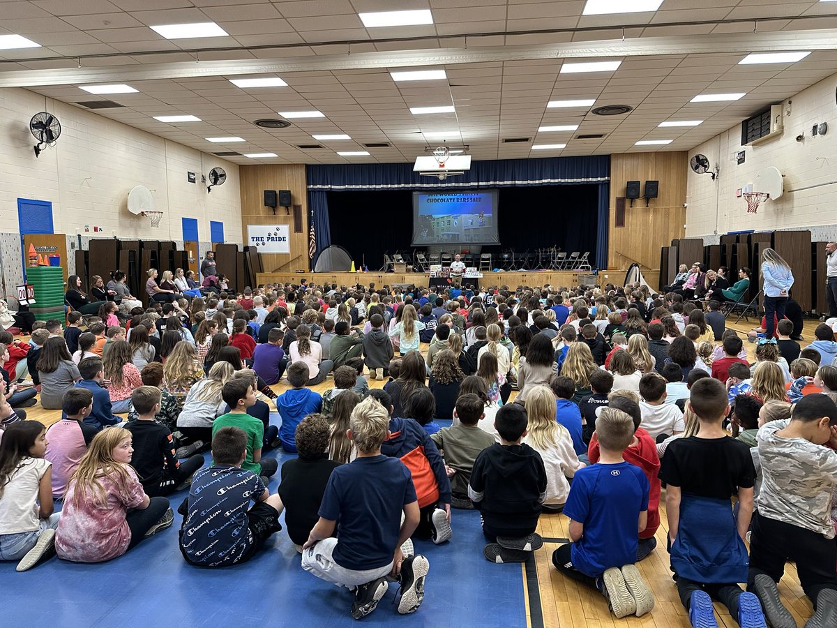 MattFerriMHSN's tweet photo. Kickoff assembly for our PTA’s World’s Finest Chocolate fundraiser. Parents, order forms are coming home today! #NMESpride #MTPSpride #SupportOurPTA https://t.co/VUrMWWyyrD