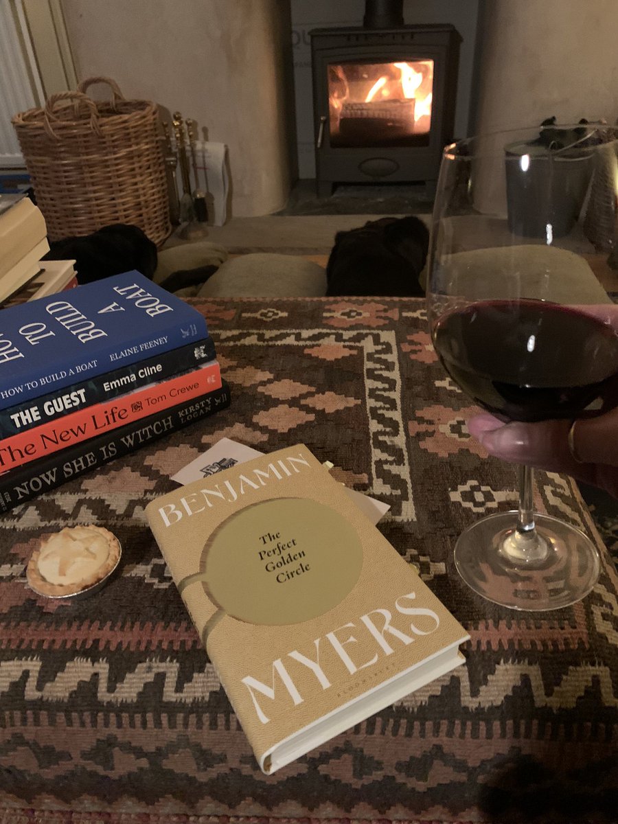 HandHBookshop's tweet photo. Wednesday night delights! 
A new book ✔️ 
Glass of wine ✔️ 
Wood burner ✔️
2 Snoozy hounds ✔️
Few backup books ✔️
Cheeky mince pie ✔️✔️✔️

Oh yes. A party for one, right there! The Perfect Golden Circle. #bliss 
@BenMyers1 @BloomsburyBooks #booksandbooze https://t.co/qbFGPbGqjr