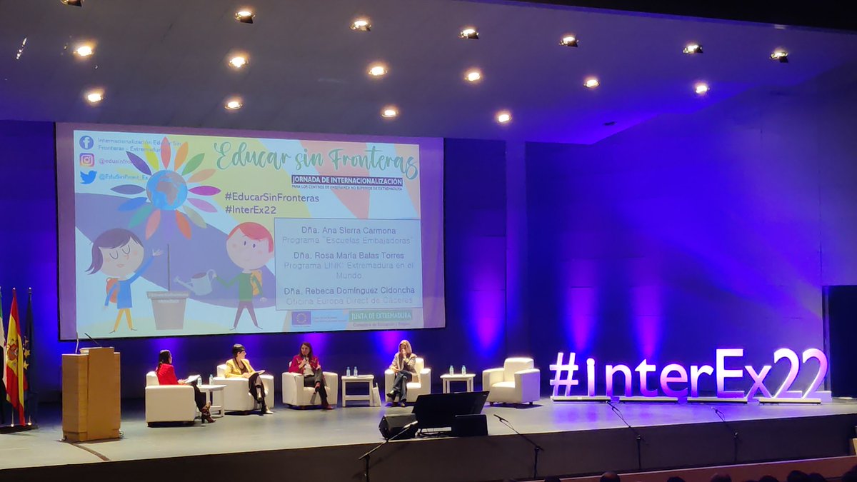ErasmuspluseoiA's tweet photo. Jornada Educar sin fronteras, para internacionalización de los centros educativos extremeños, con gran presencia de nuestras EEOOII, y de la EOI de Almendralejo, por supuesto! Seguimos con nuestra internacionalización!
#educarsinfronteras #interex22 #ErasmusPlus #europaintegra https://t.co/6xEEhl2maP