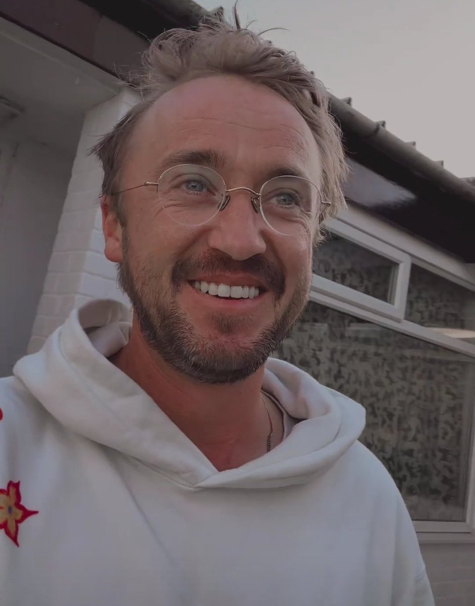 T22positivity's tweet photo. A happy @TomFelton to brighten your day. The most beautiful smile. 💙 https://t.co/KDYYBcZpCq