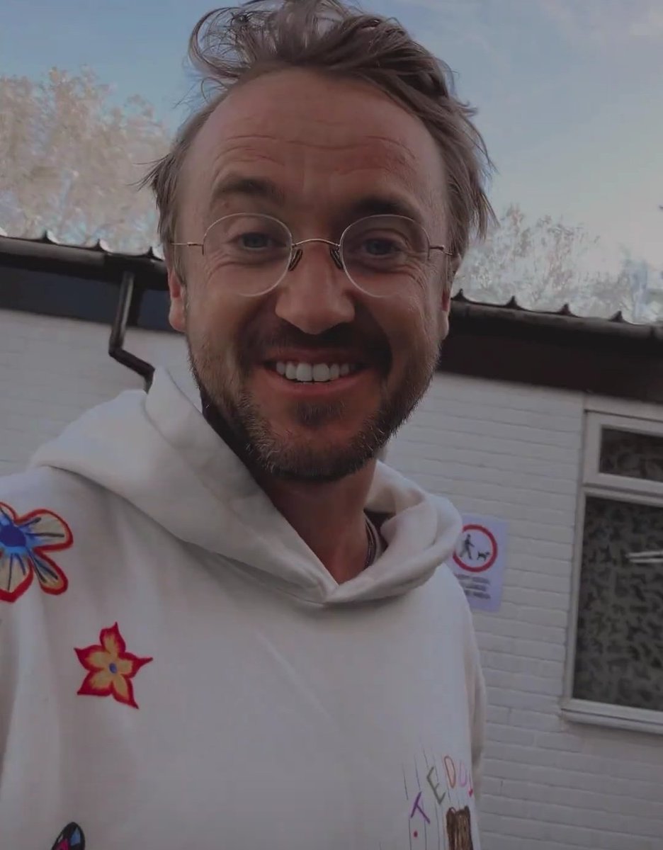 T22positivity's tweet photo. A happy @TomFelton to brighten your day. The most beautiful smile. 💙 https://t.co/KDYYBcZpCq