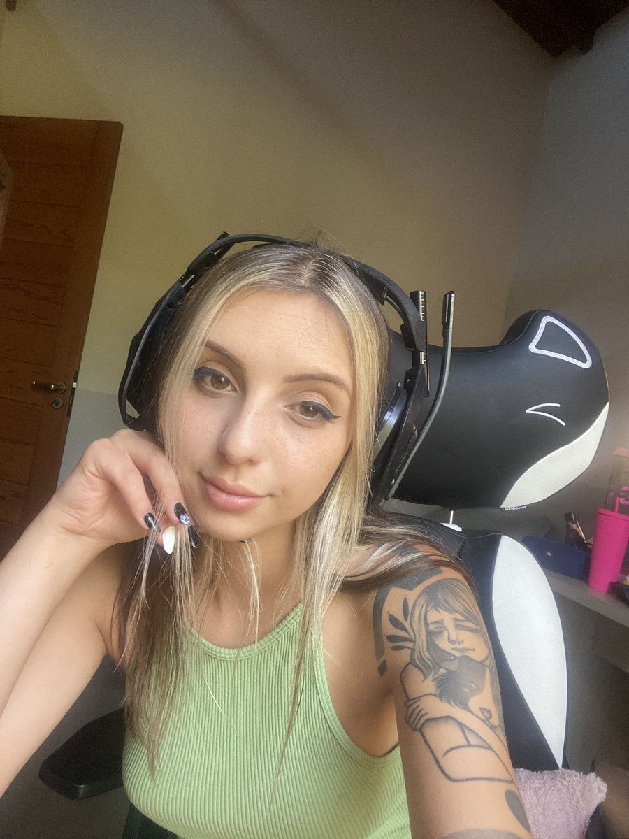 BRU on Twitter: "Jogando warzone 2.0 vem!!! https://twitch.tv/brubuxi"