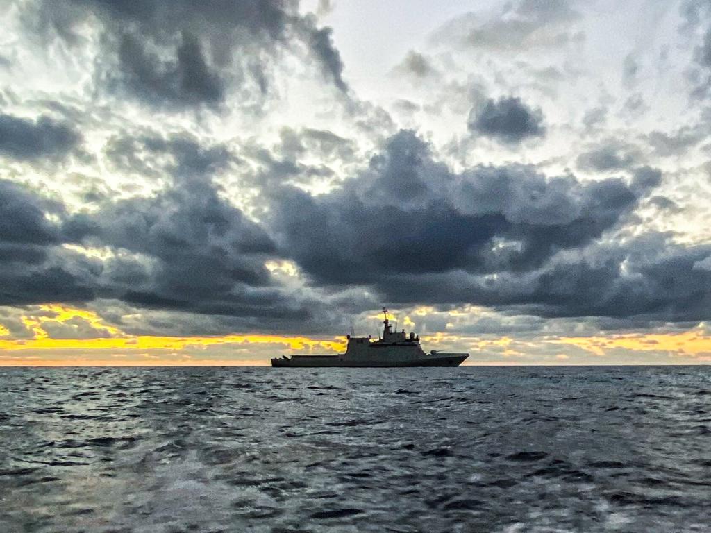 EMADmde's tweet photo. El BAM #Audaz🇪🇸 participa en la activación #JointShield junto a una #UnidadDefensaArtilleriaCosta, garantizando la #SeguridadMarítima🛡️⚔️ en aguas del Mediterraneo🌊 dentro del marco de las #OperacionesPermanentes.
#IntegraciónEnElMultidominio
@Armada_esp
@EjercitoTierra
#MOPS https://t.co/5NvwjN3gTV