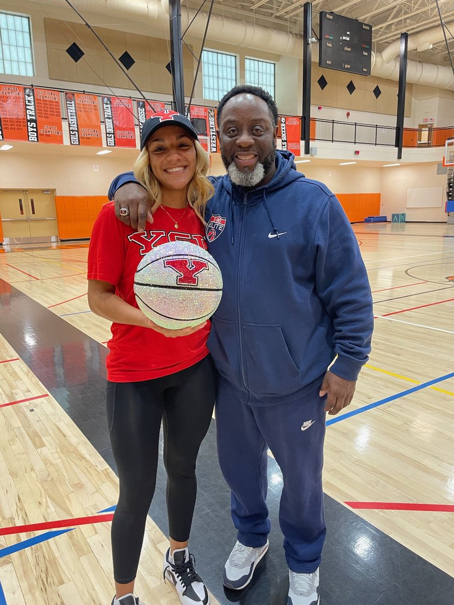 Congrats to the ALPHA of the WOLFPACK! 🍽🐺 <a href="/coachTonyK35/">Coach Tony K</a> <a href="/QUIETSTORM_3434/">Troy Miller</a> <a href="/I90ELITE/">I-90 Elite Girls AAU</a> <a href="/Amya2133/">Amya</a>