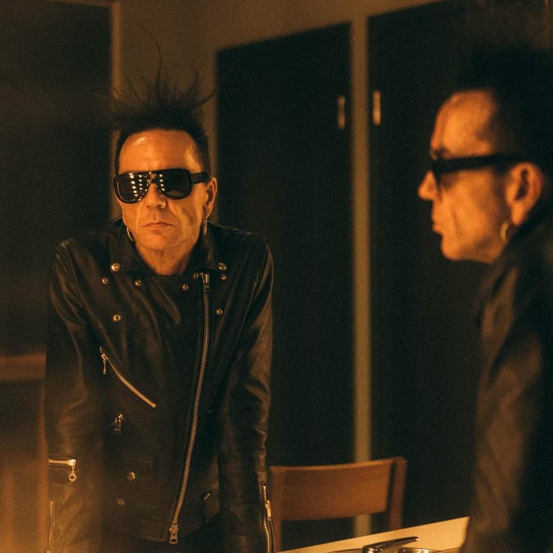 69eyes_France's tweet photo. Jussi 69 π¦π¦
Have a great evening vampires π€π€
#jyrki69 #jussi69 #bazie69 #archzie69 #timotimo69 #69eyes #the69eyes #helsinkivampires #helsinkivampire
Credit to photographer
https://t.co/XAahX9oYO8 https://t.co/sNrOesr1d8