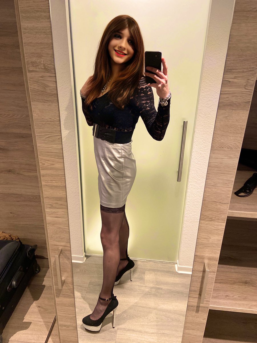 Cute_SissyAlina's tweet photo. New heels😍
Do you like them?
#sissy #germansissy #sissification #sissyslut #sissycaption #gurl #femboy #trans #feminization #crossdresser #transgender #lgbtq #clitty #chastity #chastitycage #horny #heels #pleaser #giaro https://t.co/cVp2m7swUl