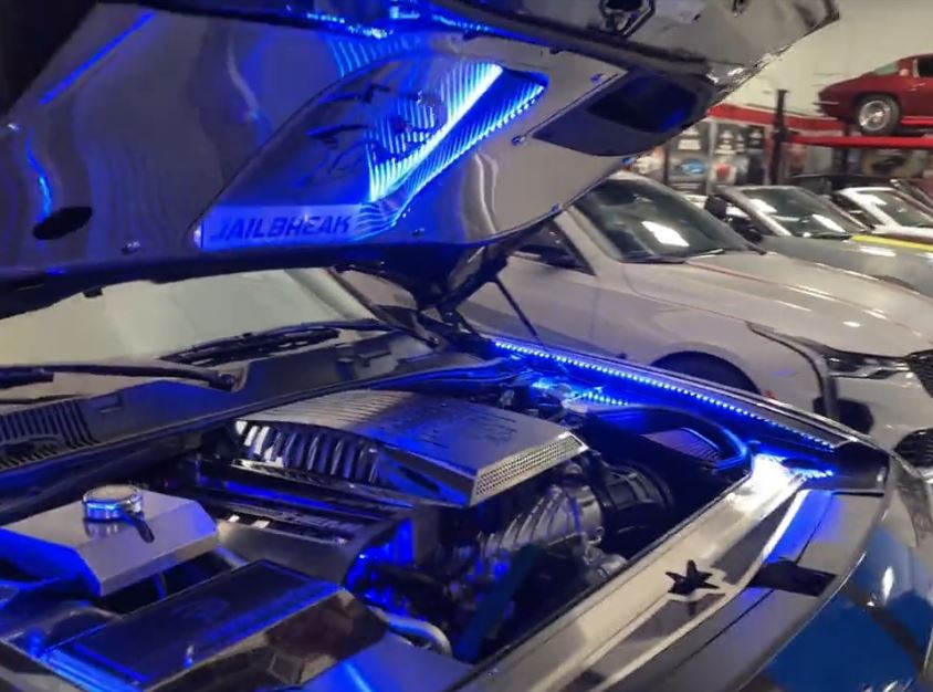 DreamGiveaway's tweet photo. The Dodge Challenger Hellcat Jailbreak Edition with some extra, extras under the hood and throughout the bad cat! 807hp- here kitty, kitty. See more at https://t.co/dzdJQlOZaS 
#Dodge #Hellcat #Hellcatjailbreak https://t.co/qimoU1gJSb