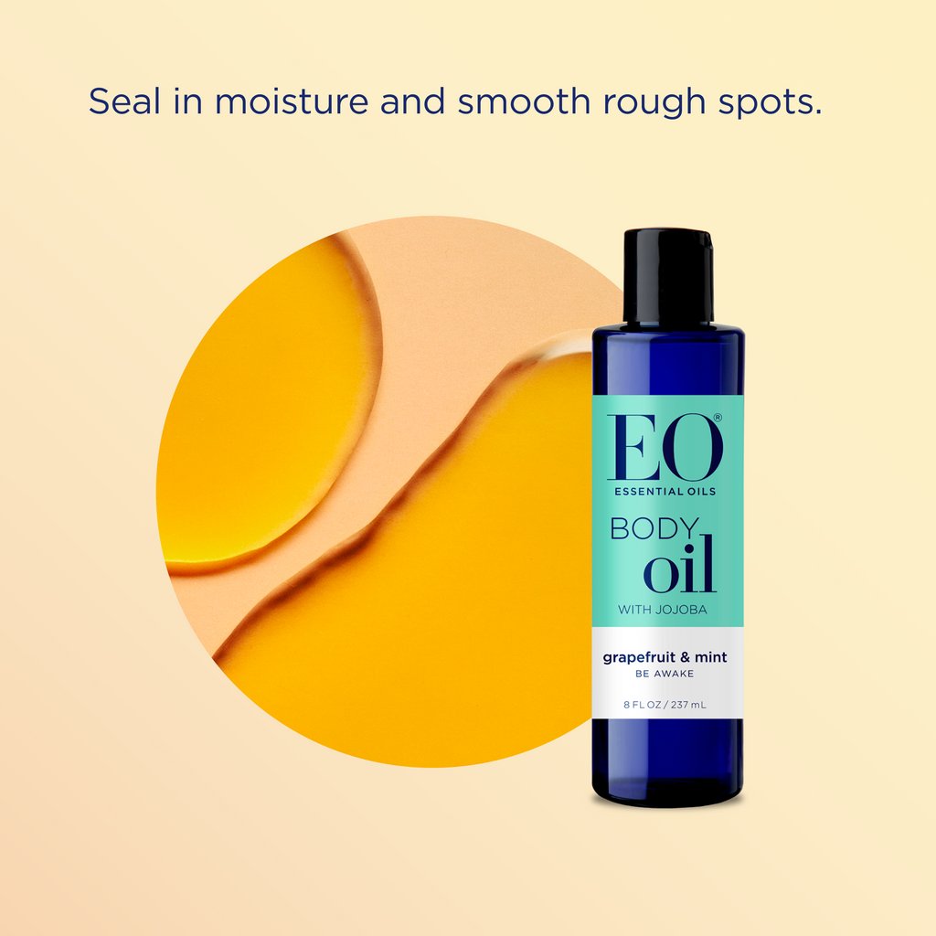 Cold weather staples ❄️ This nourishing lavender body oil softens and replenishes skin's moisture with no greasy residue.