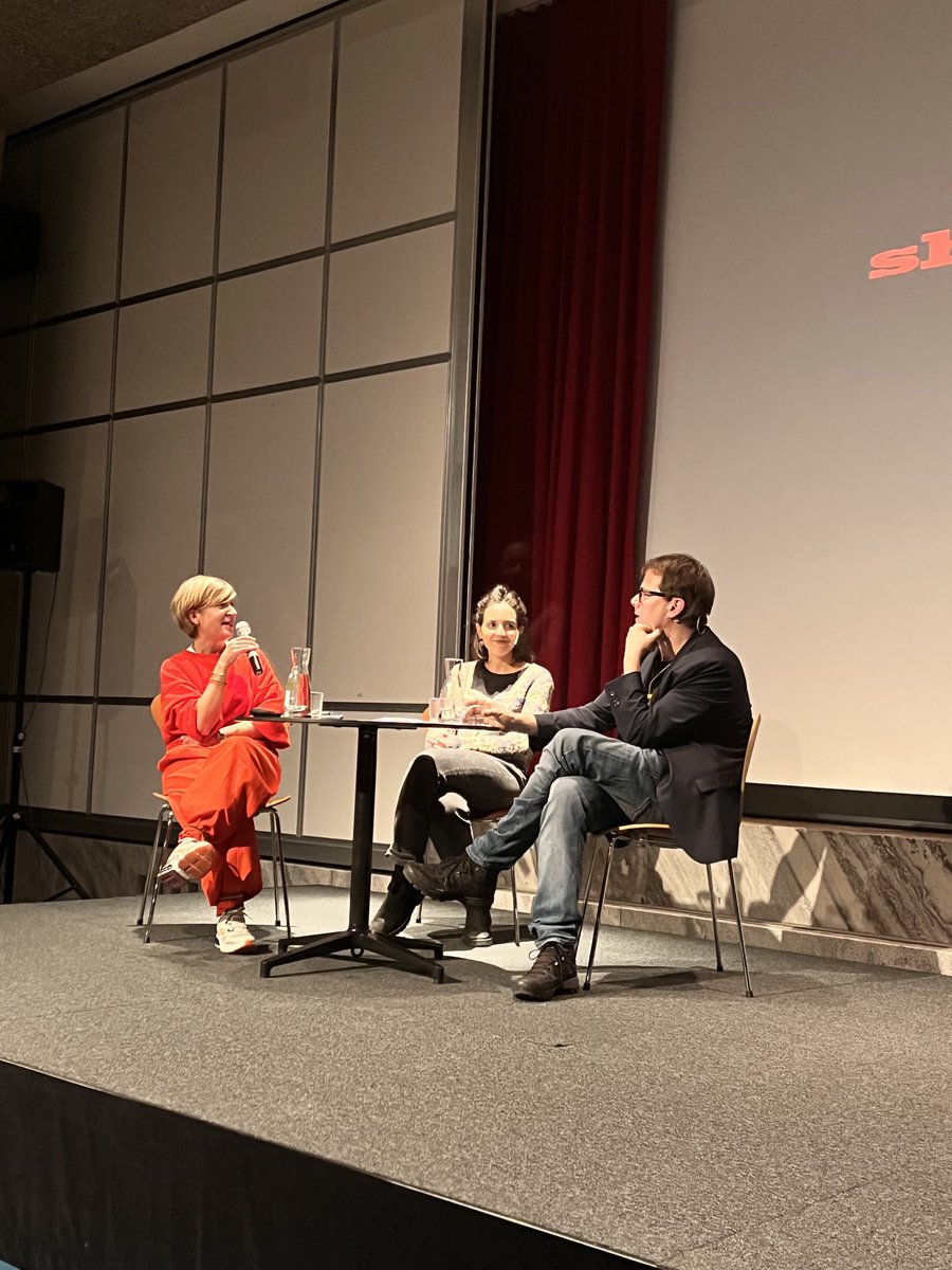 sophiewitt_'s tweet photo. @iipm_milorau Warum #Kunst? Zürcher Poetikvorlesung, diesmal mit der St. Galler Erklärung #Schepenese https://t.co/9PrhvlSnlk