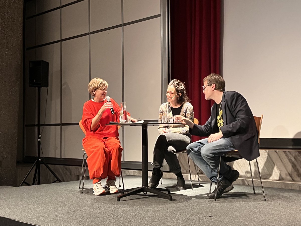 sophiewitt_'s tweet photo. @iipm_milorau Warum #Kunst? Zürcher Poetikvorlesung, diesmal mit der St. Galler Erklärung #Schepenese https://t.co/9PrhvlSnlk