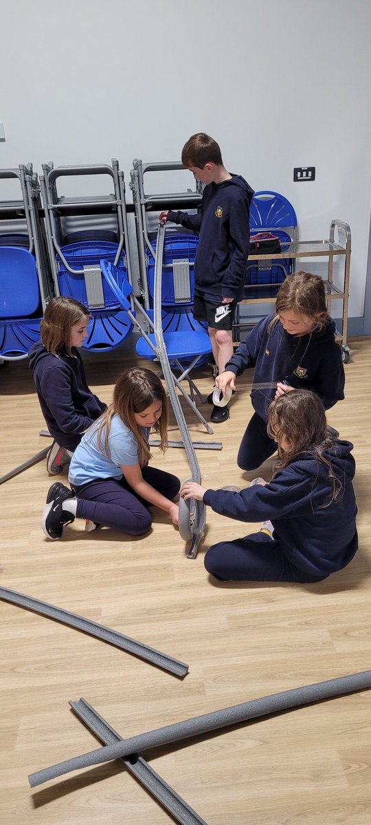 YsgolPumHeol's tweet photo. Creu peiriannau sgrech/ Constructing rollercoaster #bl3456 #screammachine #pumheol https://t.co/VW3pIqLKHc
