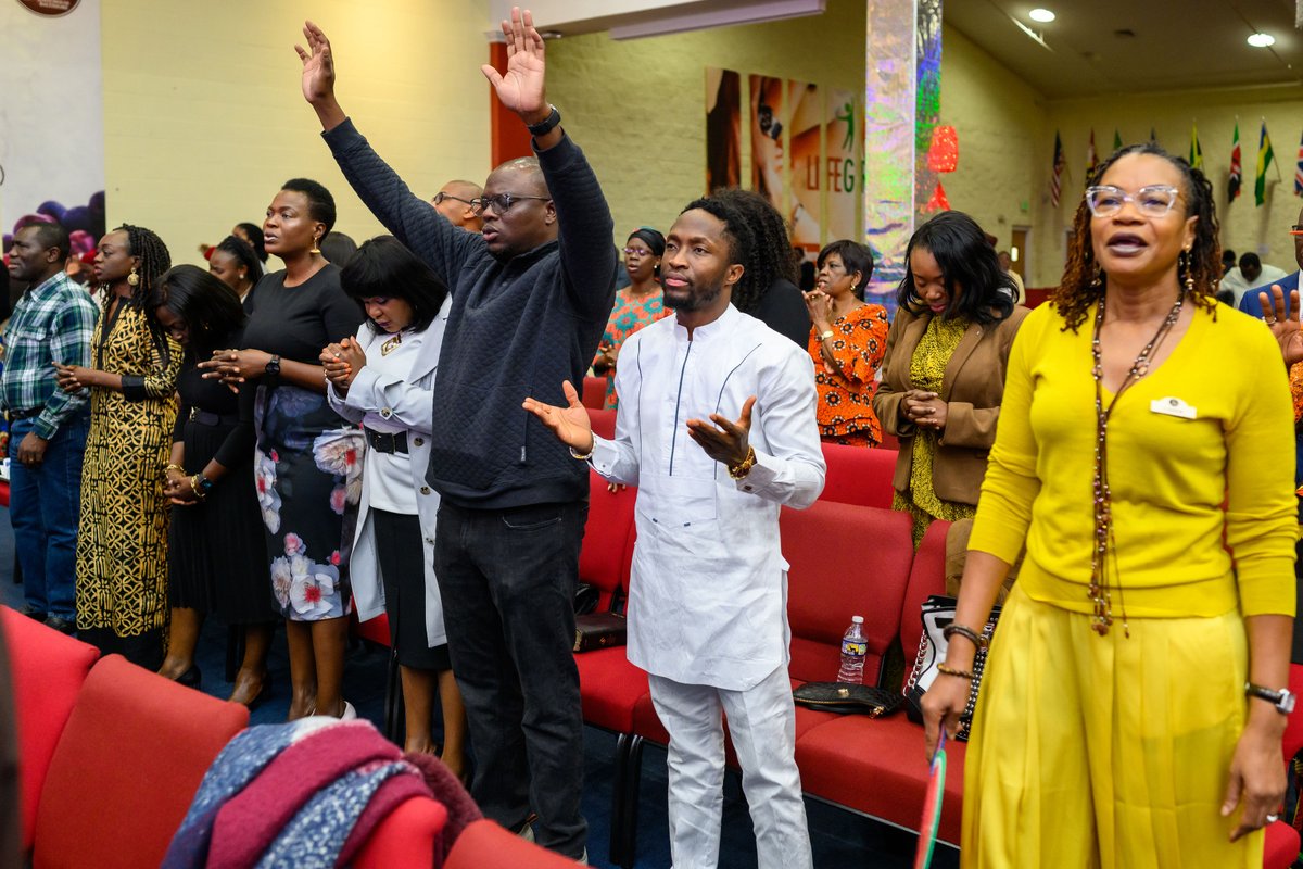 JesusHouseBalt's tweet photo. Better is one day in your courts than a thousand elsewhere. Psalms 84:10

#SundaysAtJHB #JHBSundays #JesusHouseBaltimore #JHB #ChurchInBaltimore #ChurchesInBaltimore #BaltimoreChurches #BaltimoreChurch https://t.co/cJY4KcjKUP