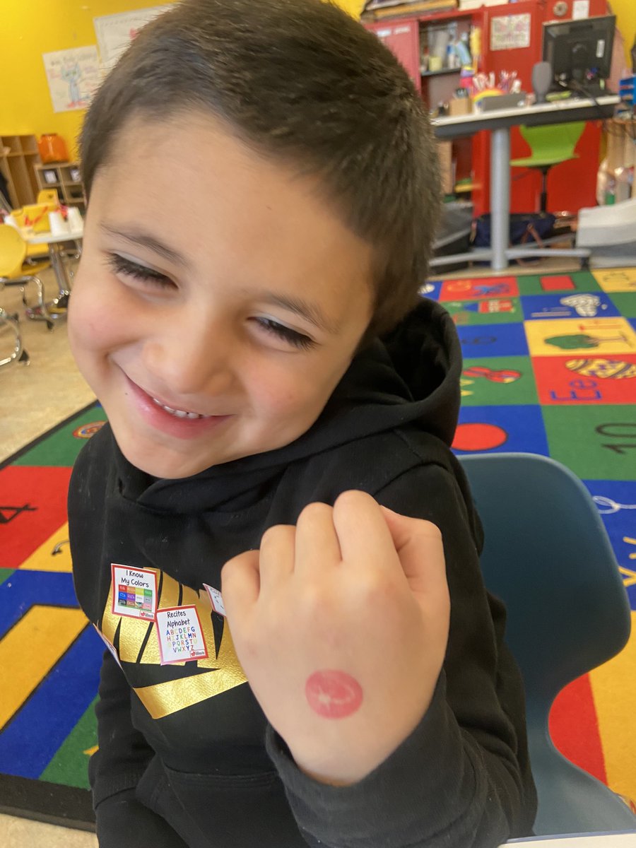 MsGreene101's tweet photo. This learner earned 4 badges & a neuron stamp today. This is what hard work looks like!! So proud of him. https://t.co/il7Qx00sOt
