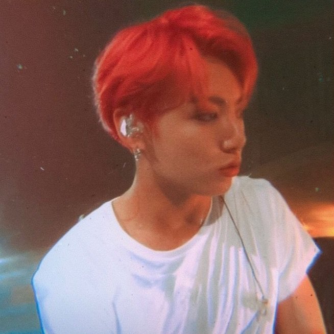 coldpurplerain's tweet image. Lovesick Boy; jkk au! 

Onde Jimin resolve abrir mão do amor de vez, mas conhece um garoto de cabelos cor de cereja que promete balançar seu coração uma última vez.