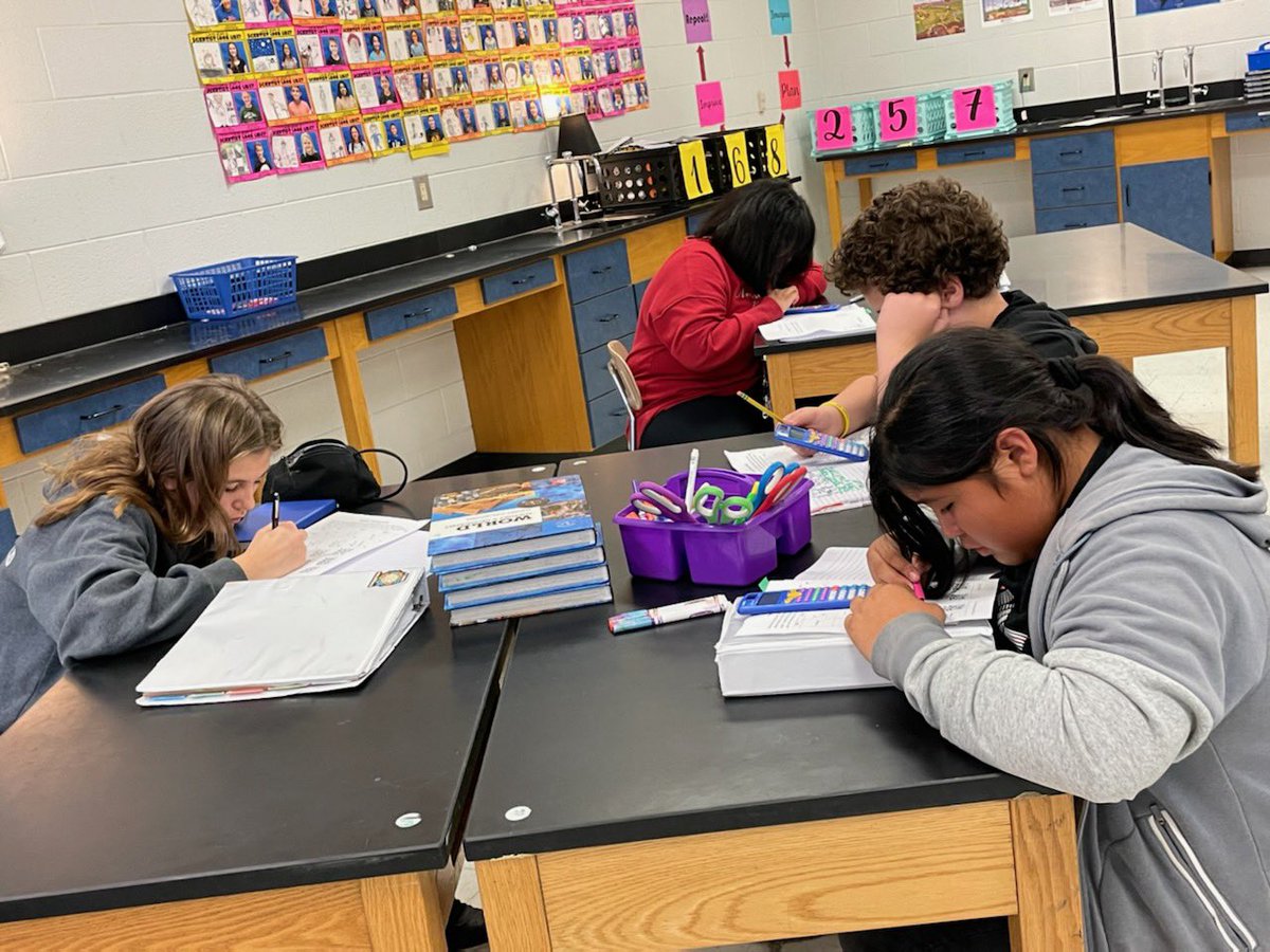 WhiteHouseMiddle tweet media